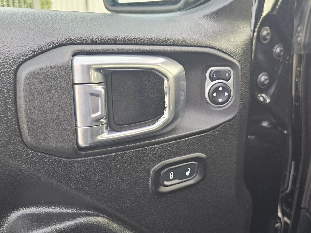 Jeep Wrangler Sport 3.6L A/T (5 Seater)