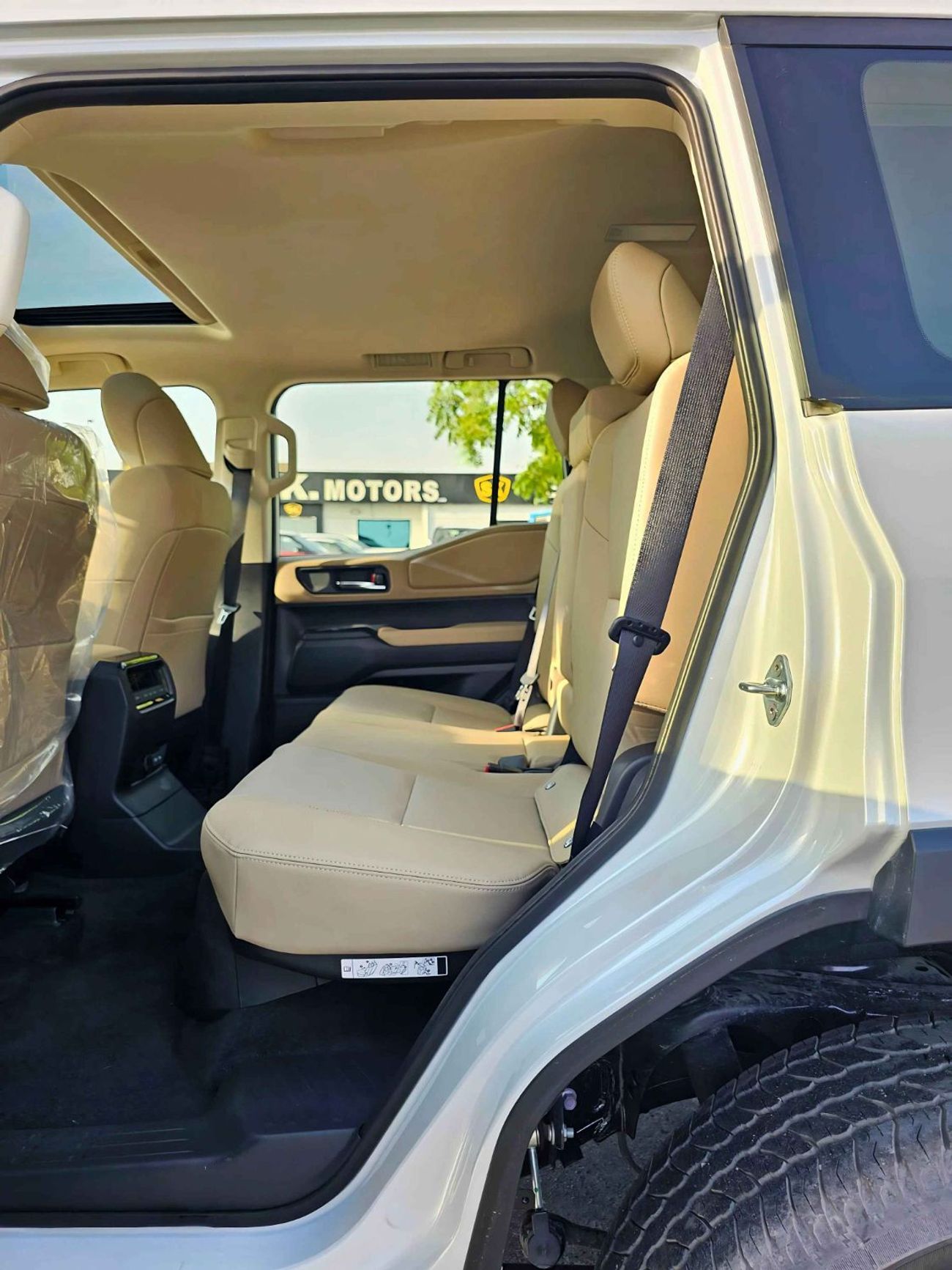 Toyota Prado ALL ROUNDER TURBO / 2.4T V4 PETROL / DRIVER PWR SEAT WITH LEATHER SEATS / FULL OPTION (CODE # P24AR)