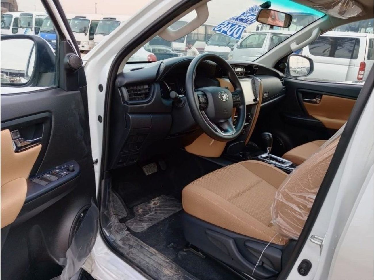 تويوتا فورتونر SR5 2023 A/T 4X4 , V4 2.7L Gasoline suv White color EXPORT ONLY