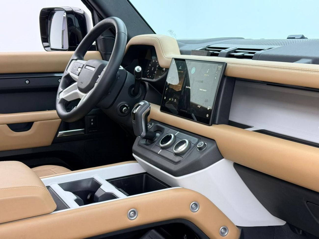 لاند روفر ديفندر P400 110 X-Dynamic SE 3.0L (5 Seater)