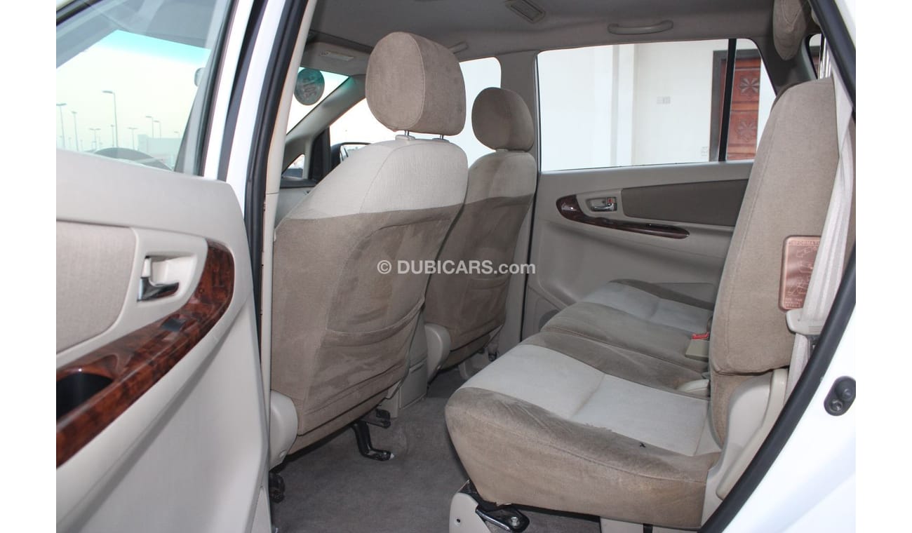Toyota Innova Toyota Innova 2015 GCC number one, in excellent condition, without accidents, very clean from inside