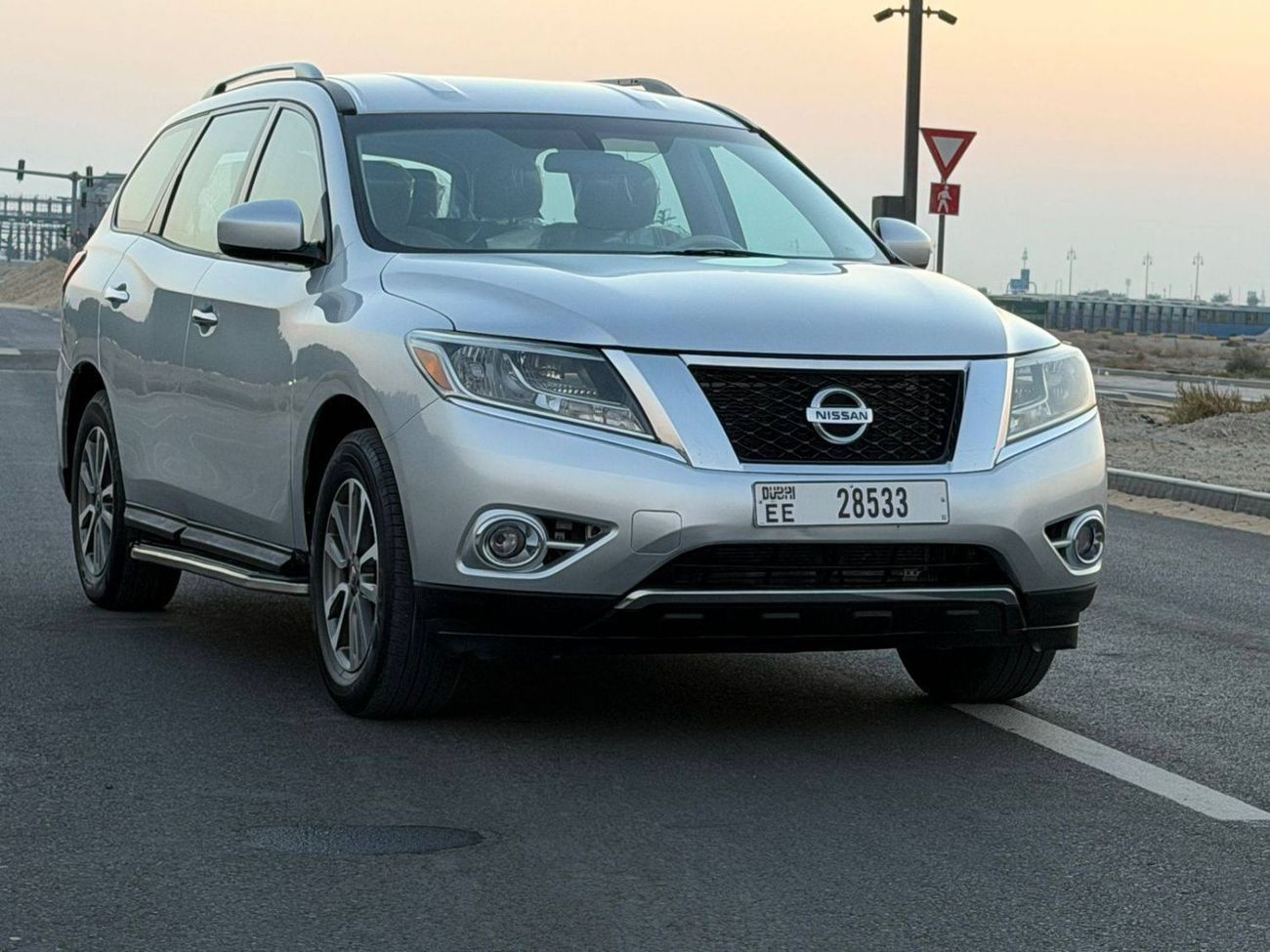 Nissan Pathfinder Excellent condition inside and outside