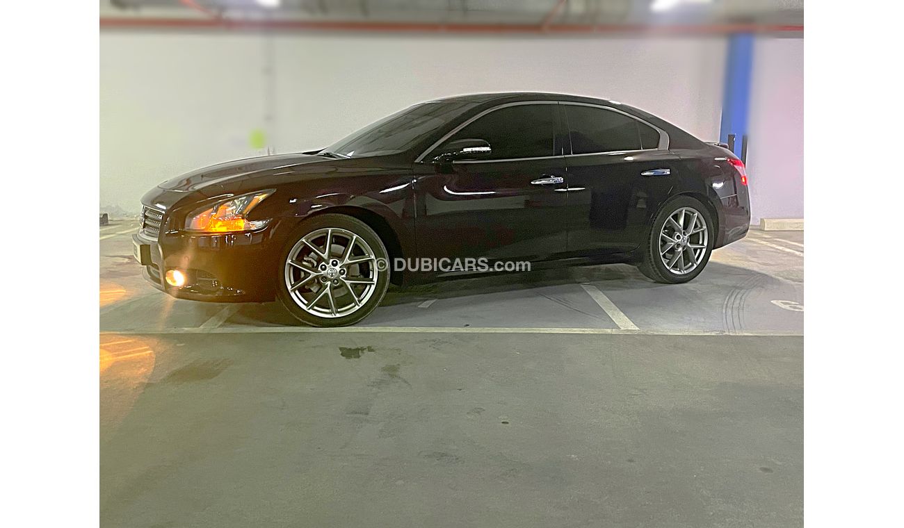 Nissan Maxima Sport