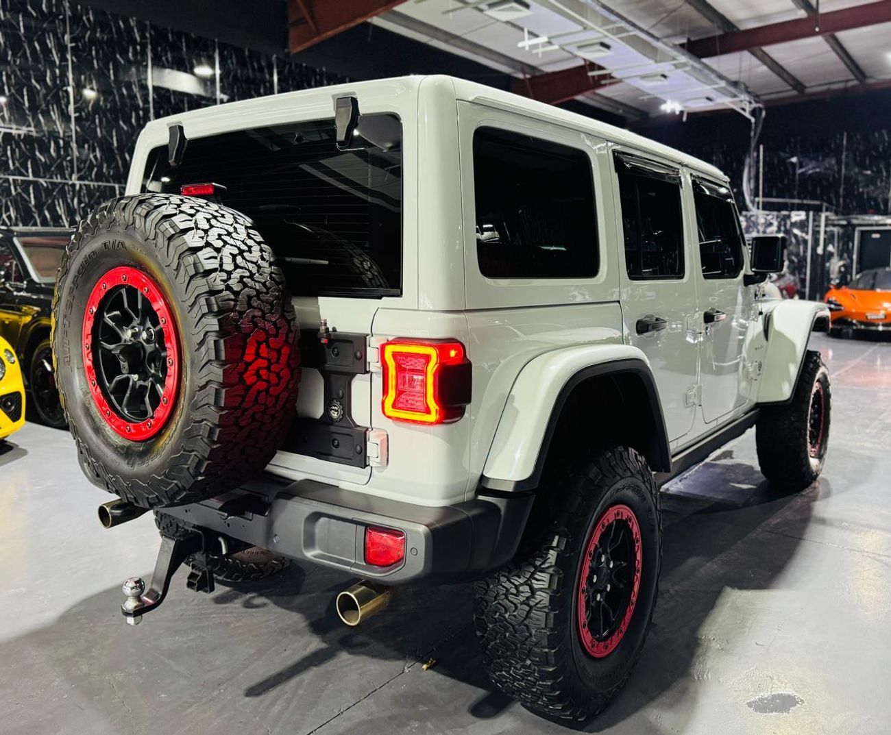 جيب رانجلر Unlimited Sahara 3.6L 2023 Jeep Wrangler, 5 Years Jeep Warranty, Very Low Kms, Excellent Condition,