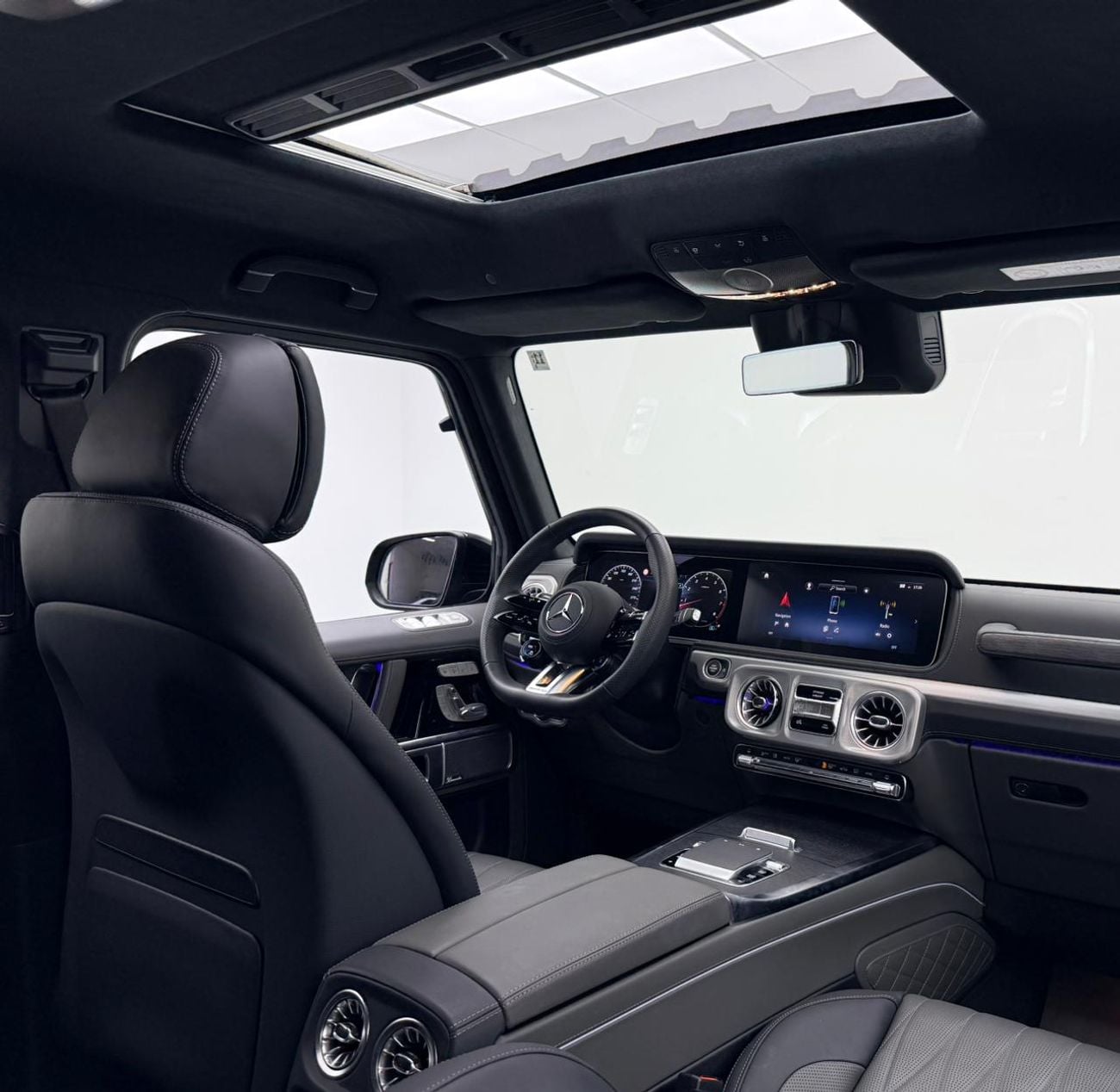 Mercedes Benz G63 AMG STD 2025 Mercedes-Benz G 63 AMG, Auto Guard Warranty, Like New Condition, Japanese Specs