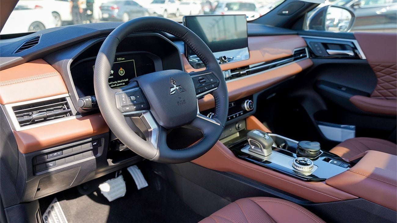 ميتسوبيشي آوتلاندر ميتسوبيشي أوتلاندر 2026 – فئة بريميوم (G08) 2.5 لتر | SUV بسبعة مقاعد | مواصفات الخليج | للتصدير فقط