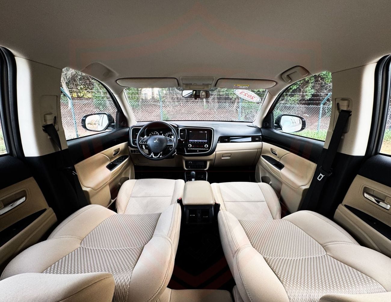 Mitsubishi Outlander GLX 3.0L Mitsubishi Outlander | 3.0 L | 2023 | GCC | Accident-Free |  In Excellent Condition | 991