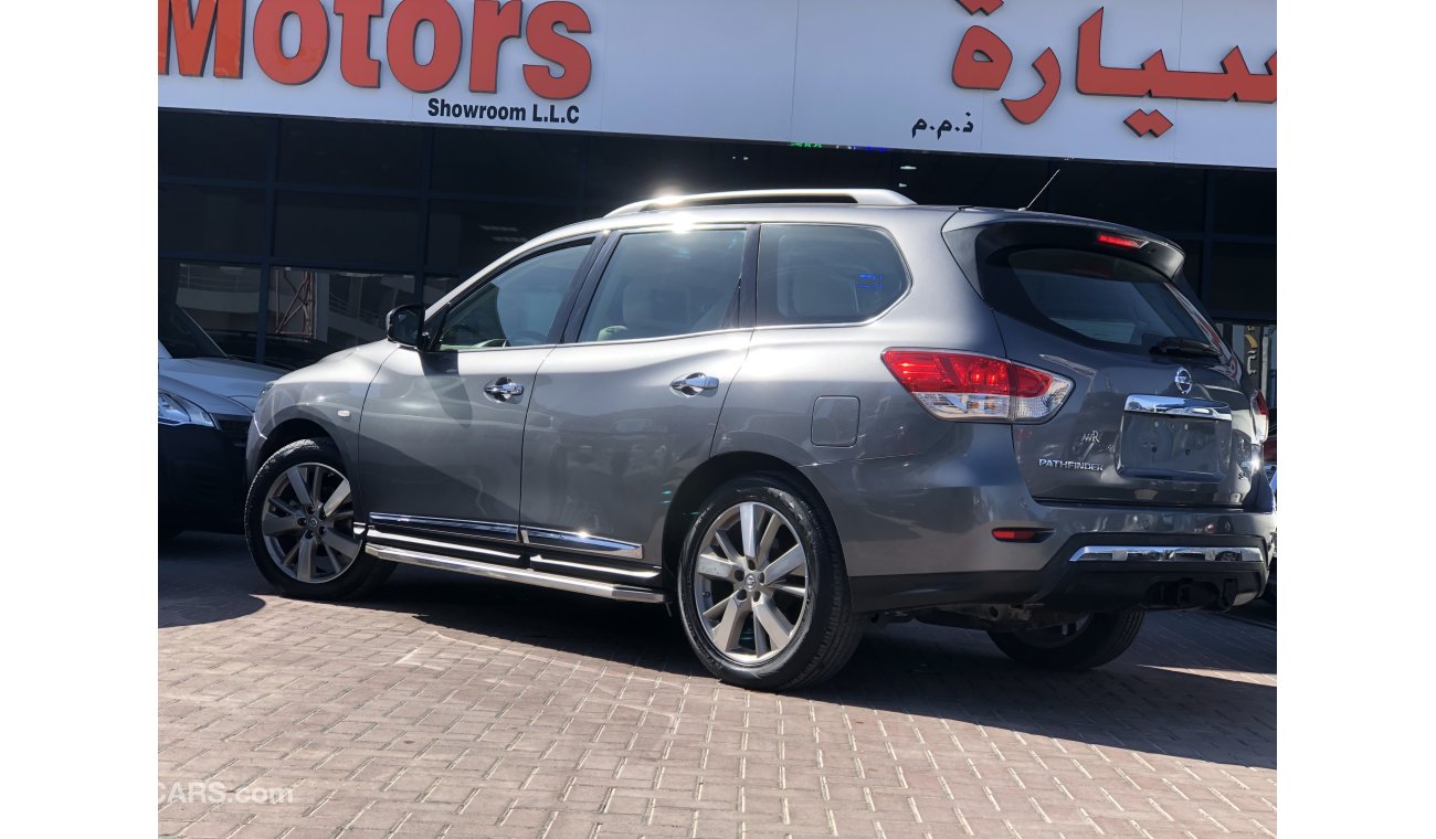 نيسان باثفايندر SL FULL OPTION 2017 PATHFINDER  ONLY 1330X60 MNTHLY V6 4X4 EXCELENT CNDITION UNLIMITED KM WARANTY