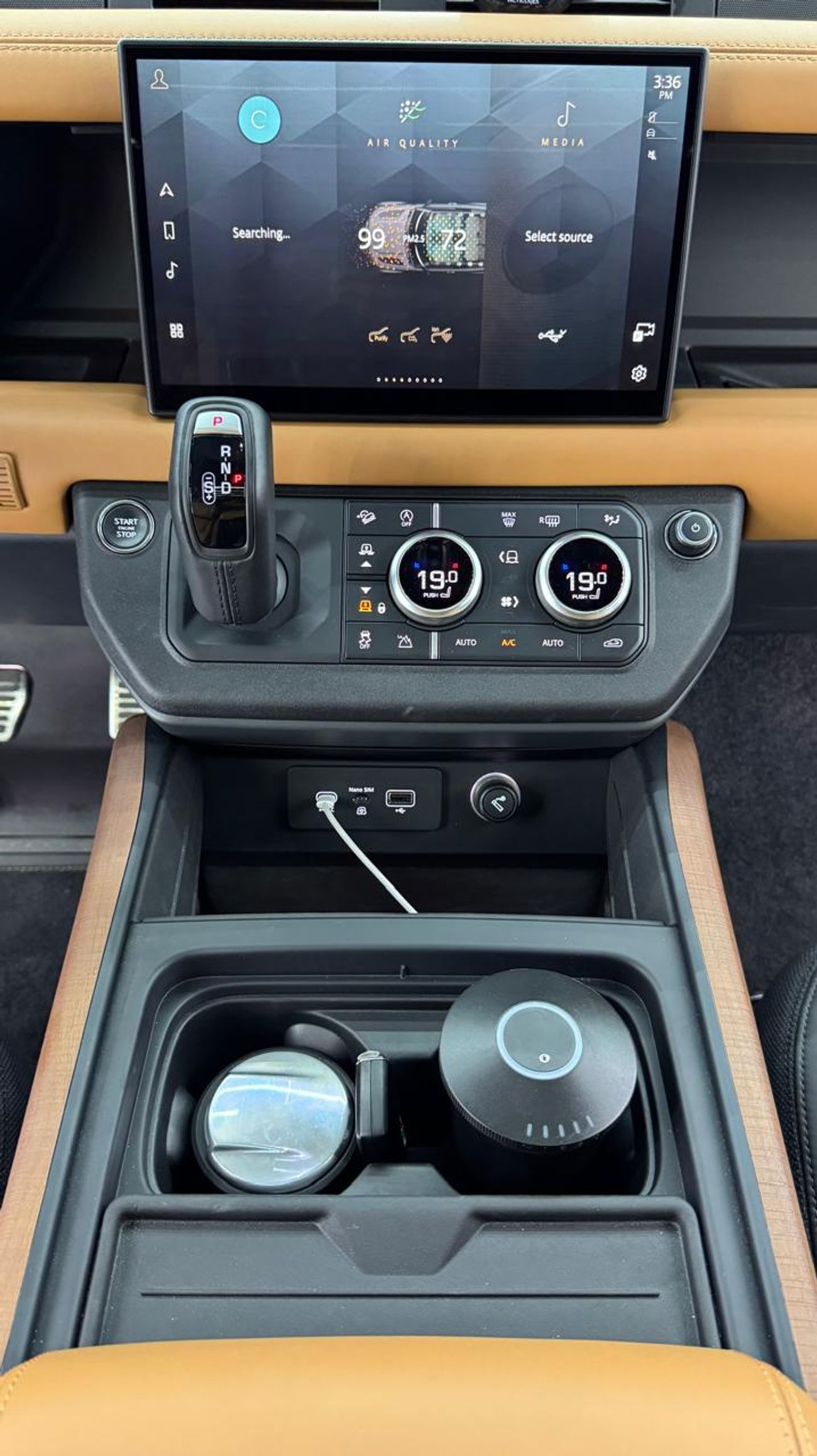 لاند روفر ديفندر P400 90 X-Dynamic HSE 3.0L (5 Seater) 2024 Land Rover Defender, 5 Years Land Rover Warranty, Low Kms