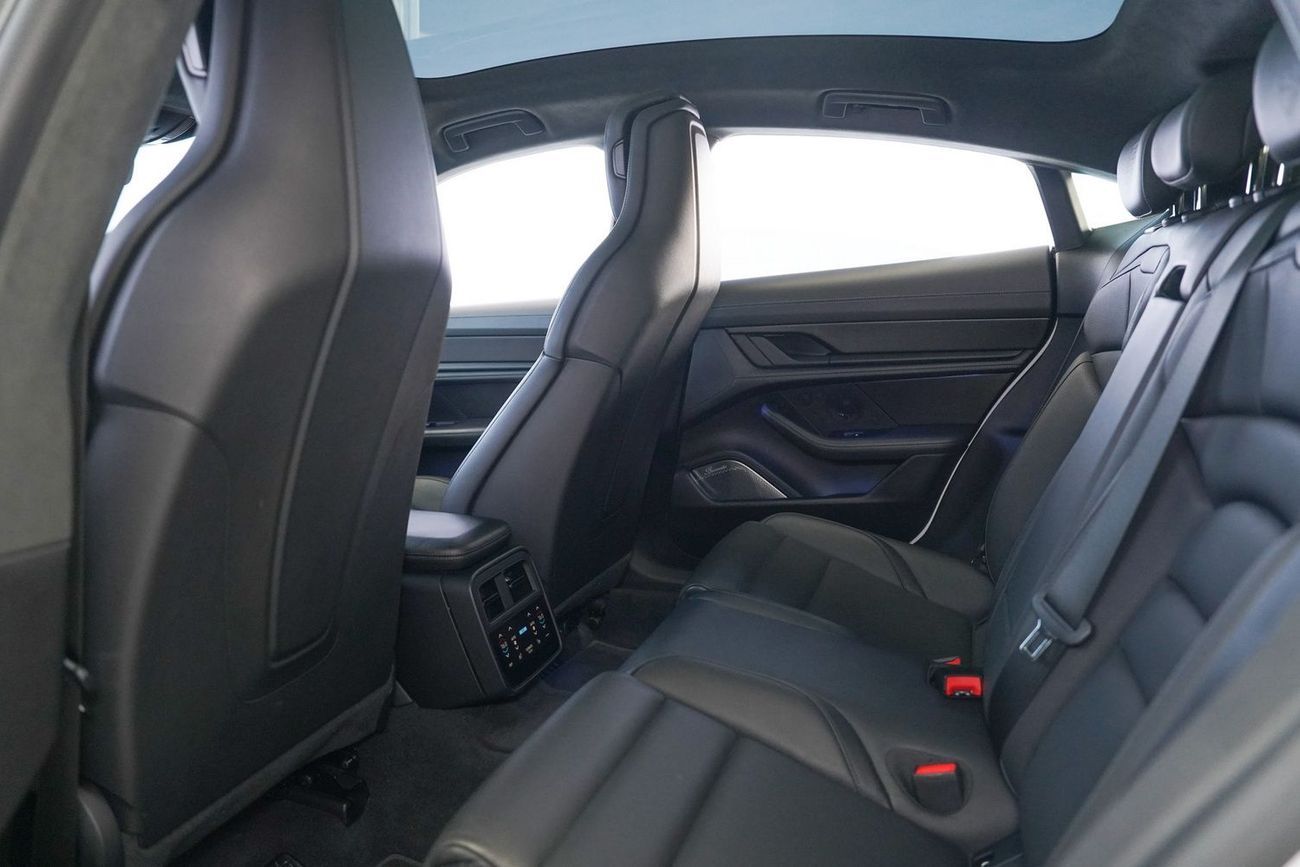 بورش تايكان Turbo S (761 HP)