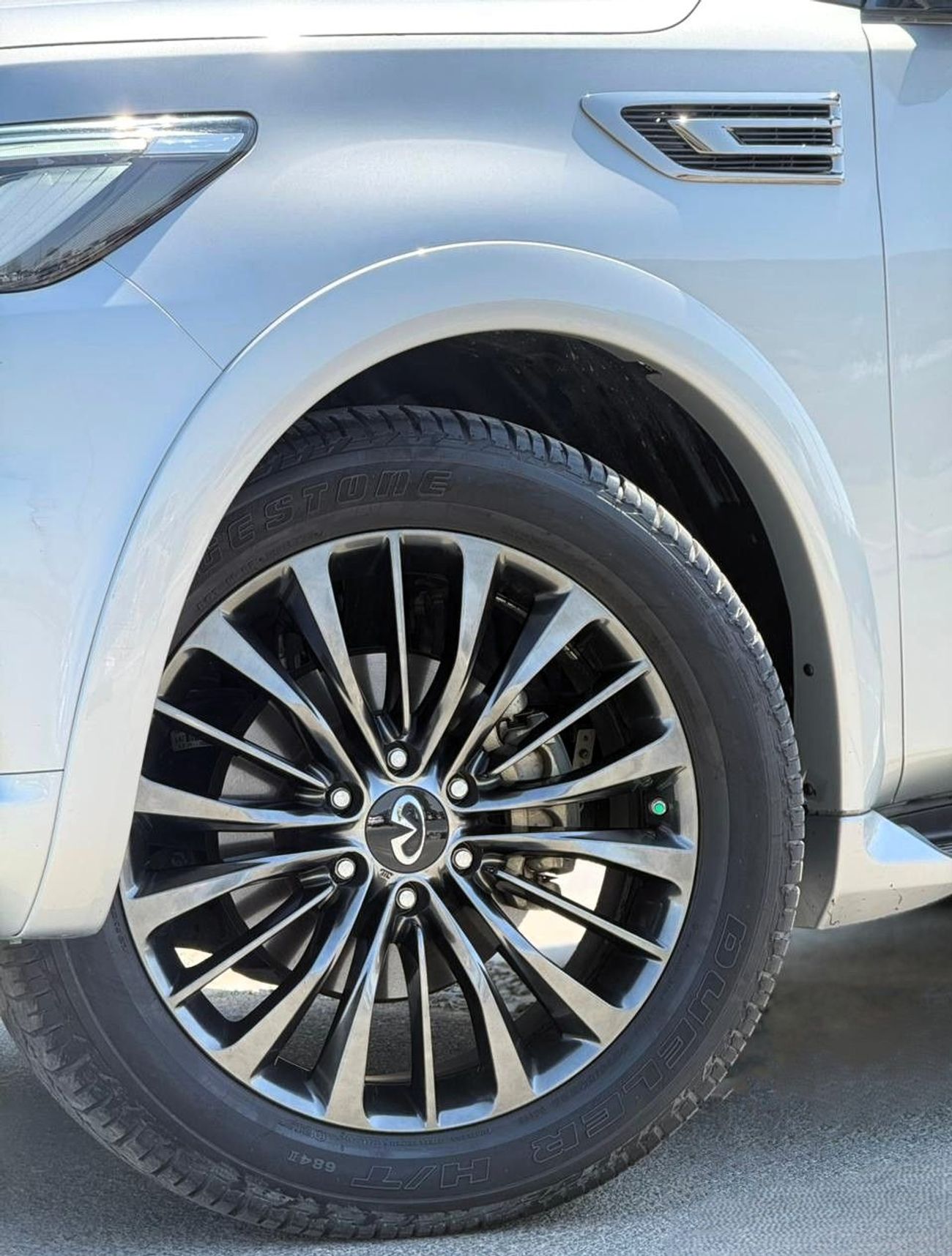 Infiniti QX80 Sensory 8 5.6L INFINITI QX80 | GCC SPECS | YEAR: 2021 | FULL-SERVICE HISTORY WITH AGENCY | WARRANTY