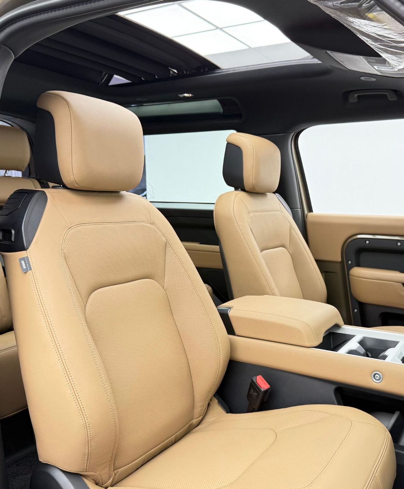 لاند روفر ديفندر 2025 Land Rover Defender 90 HSE X-Dynamic P400, 5 Y Agency Warranty, Brand New, GCC