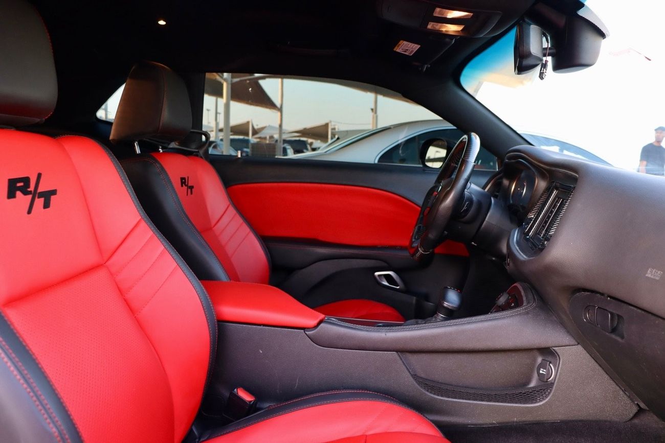 Dodge Challenger Dodge Challenger R/T / USA / 2018 / 5.7L /