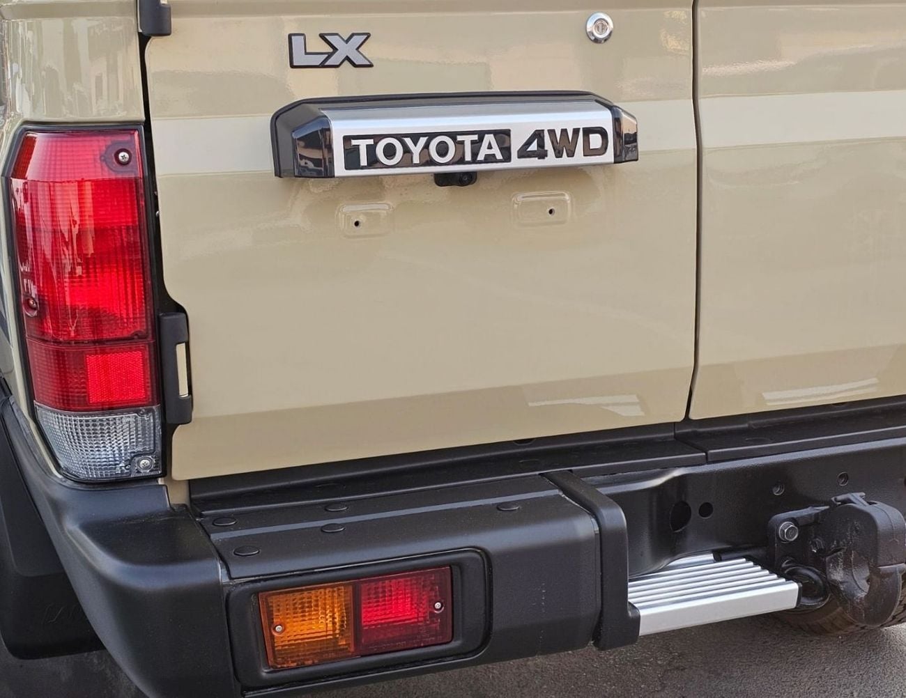 Toyota Land Cruiser 70 LC76 LX HARDTOP 5DOOR || 2.8L DIESEL V4 M/T 4WD | REAR CAMERA | OVER FENDER | FABRIC SEATS (CODE # H