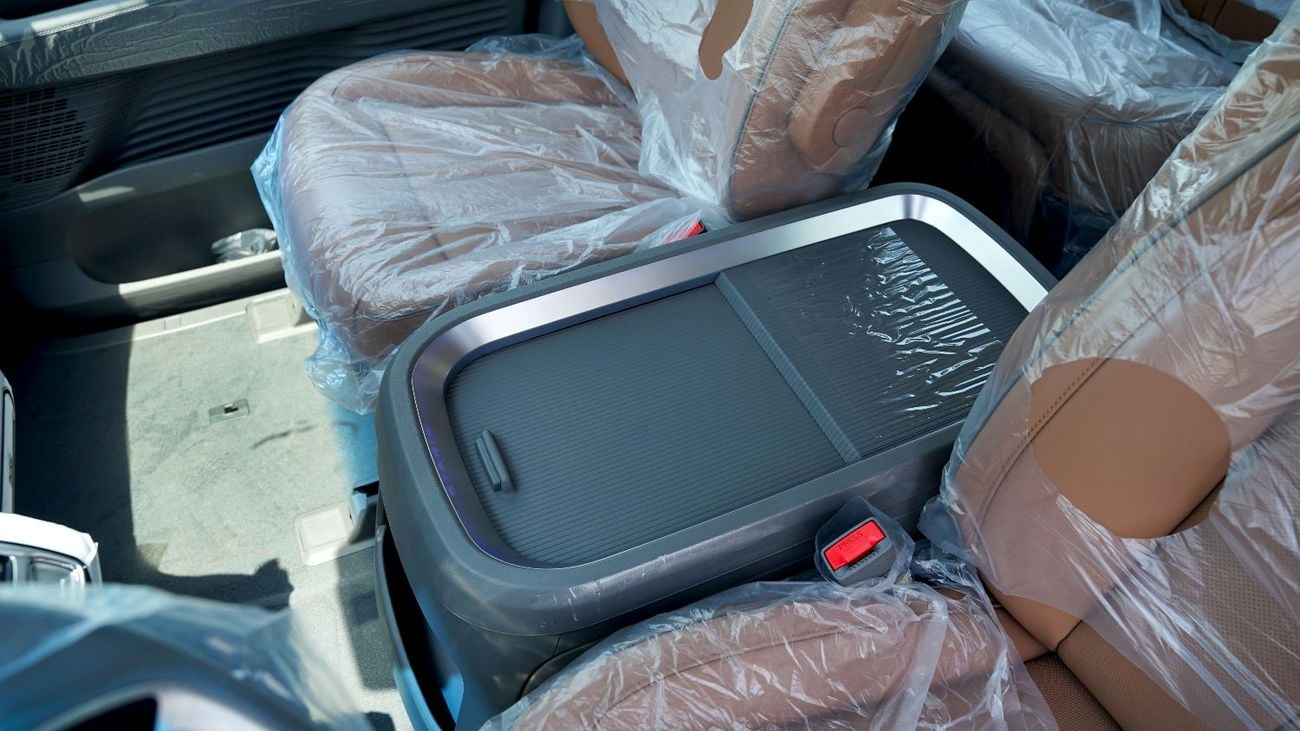 Hyundai Staria 3.5L | 7 Seater VIP luxury configuration | Boss Sounds | 360 Camera | Remote Engine Start