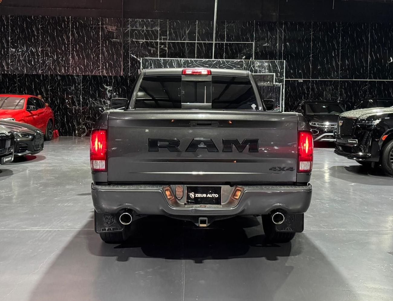 Dodge RAM 1500 Regular Cab  |  5.7 L HEMI V8 VVT | 8 Speed | GCC |