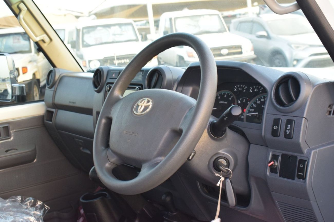 Toyota Land Cruiser Pick Up 2021 TOYOTA LAND CRUISER SINGLE CABIN LX V8