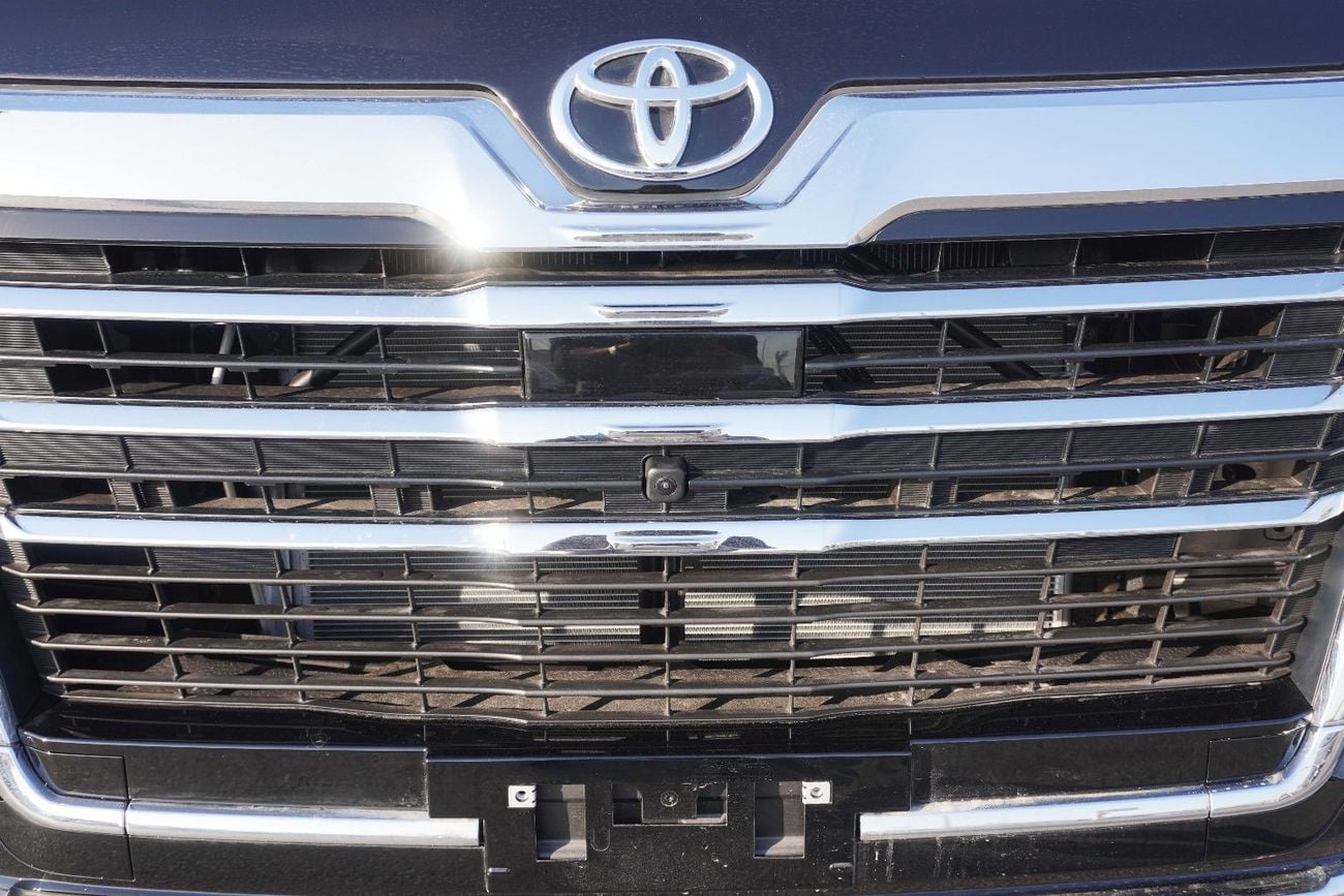 تويوتا جرافينا PREMIUM 3.5L LUXURY VAN 2026 MODEL