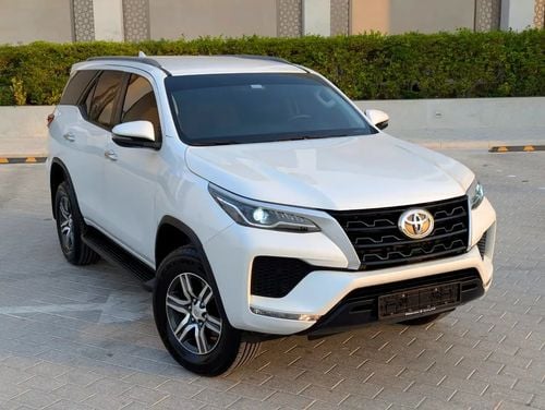 تويوتا فورتونر EXR 2023 GCC specs interior and Exterior Excellent Condition