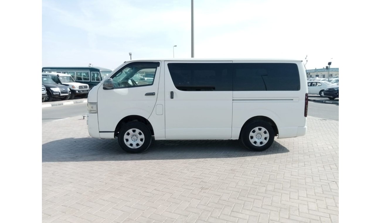 تويوتا هاياس TOYOTA HIACE RIGHT HAND DRIVE (PM975)