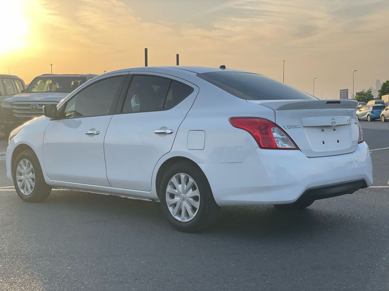 Nissan Versa 2018 Nissan Versa (Sunny) SV 1.5L V4 MidOption  Economical