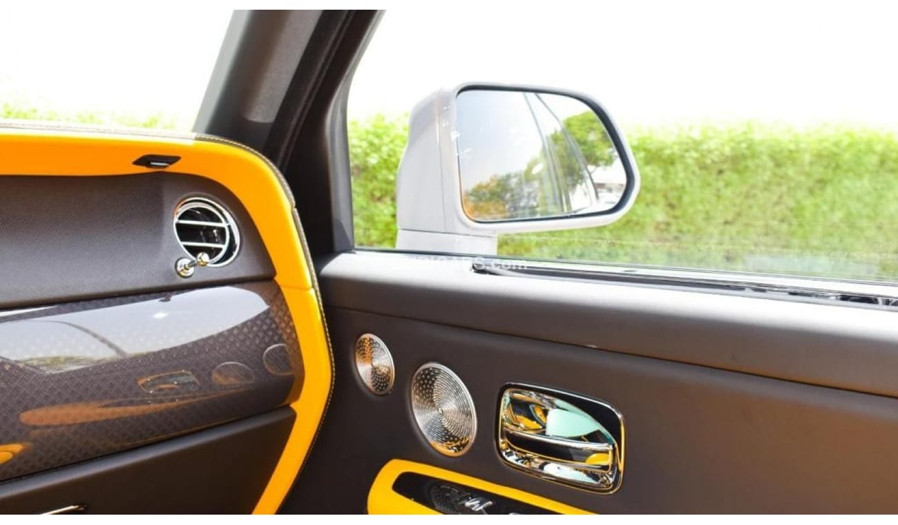 Rolls-Royce Cullinan Cullinan - Rolls-Royce 2022 NARDO GREY/YELLOW BLACK BADGE