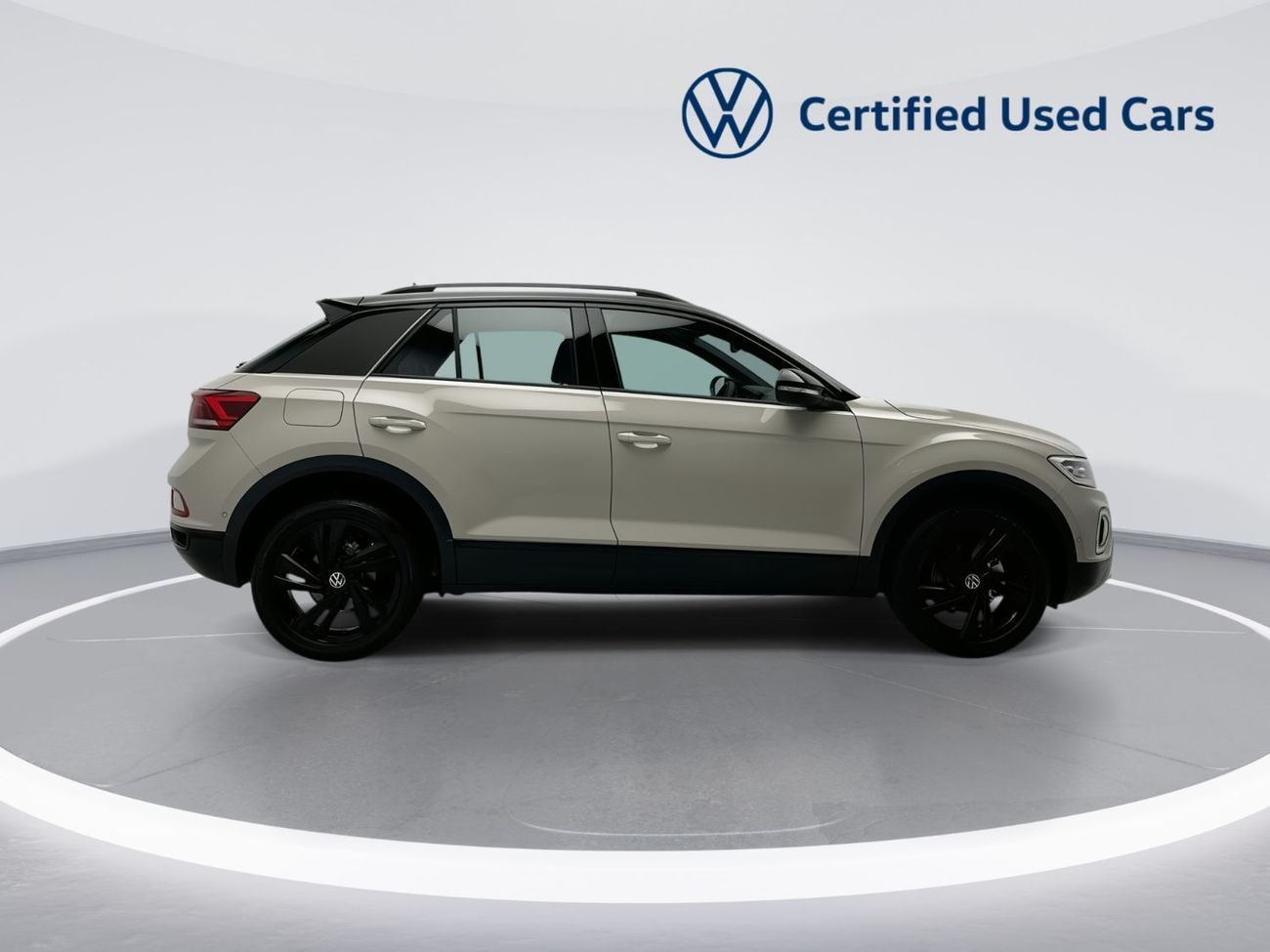 Volkswagen T-ROC Style 1.4L Style without Sunroof w/ Black Style (Ref#34595) / 27,100 AED SAVINGS from New Car