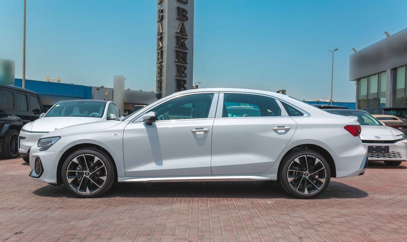 Audi A3 35 TFSI S-LINE Audi A3 1.5T 35 TFSI S-Tronic Sedan 2025 (White)