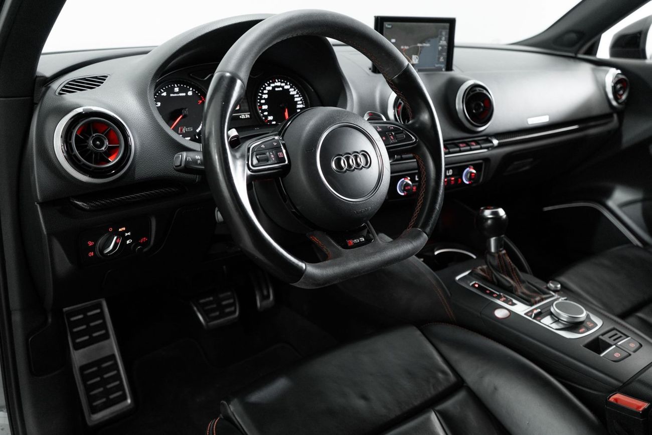 Audi RS3 TFSI quattro 2.5L (362 HP) Hatchback