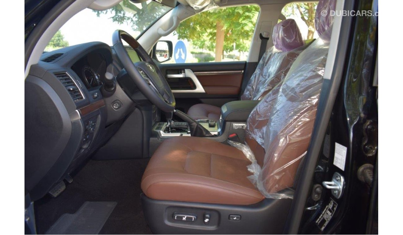 تويوتا لاند كروزر 200 VXR+ V8 4.5L Turbo Diesel 7 Seat Automatic Executive Lounge