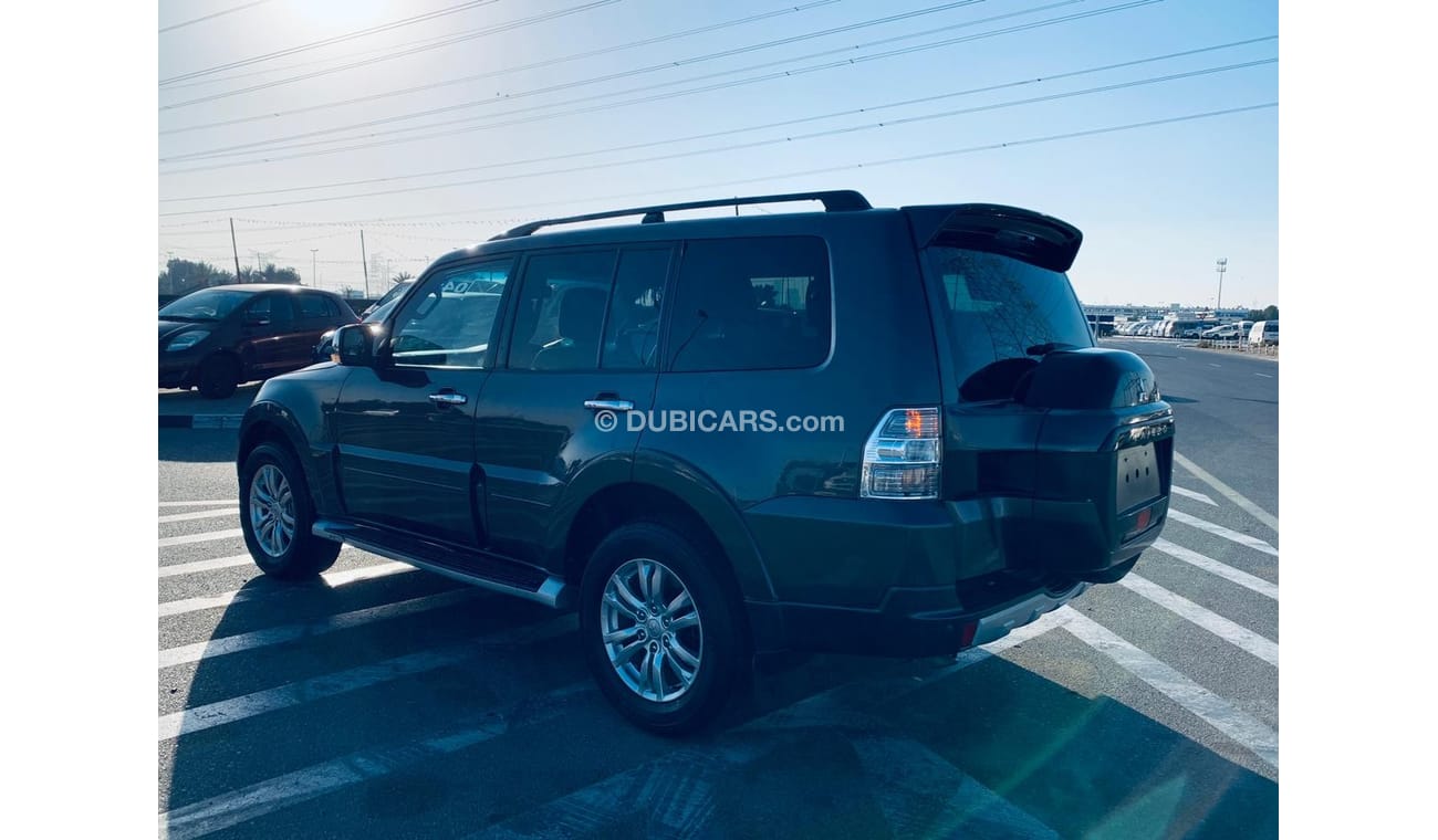 ميتسوبيشي باجيرو بينين Right hand drive clean car