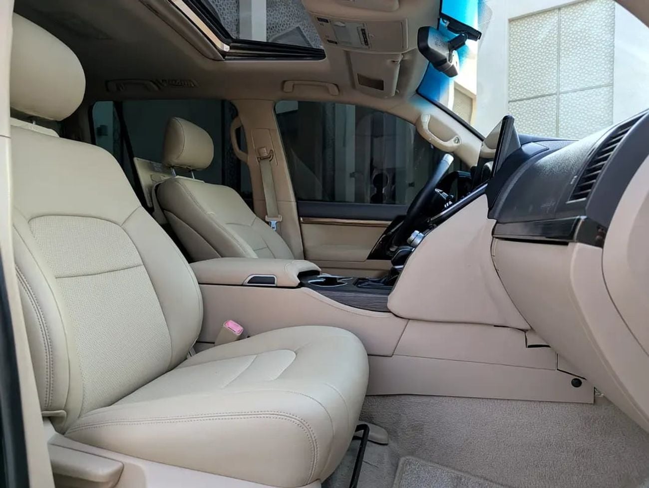Toyota Land Cruiser GXR FACELIFTED FULL OPTION GXR V6 4.0L IN EXCELLENT CONDITION
