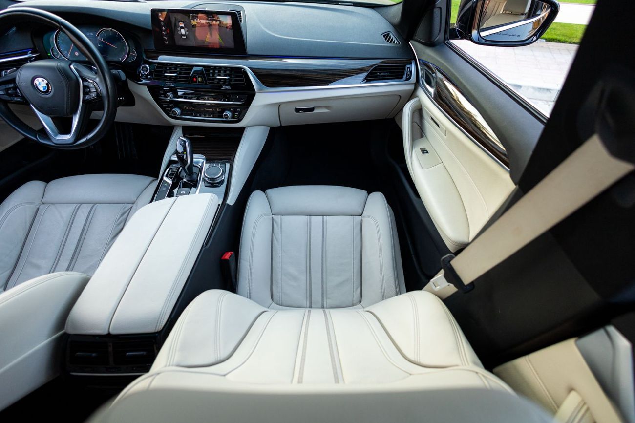 BMW 530i Luxury 2.0L