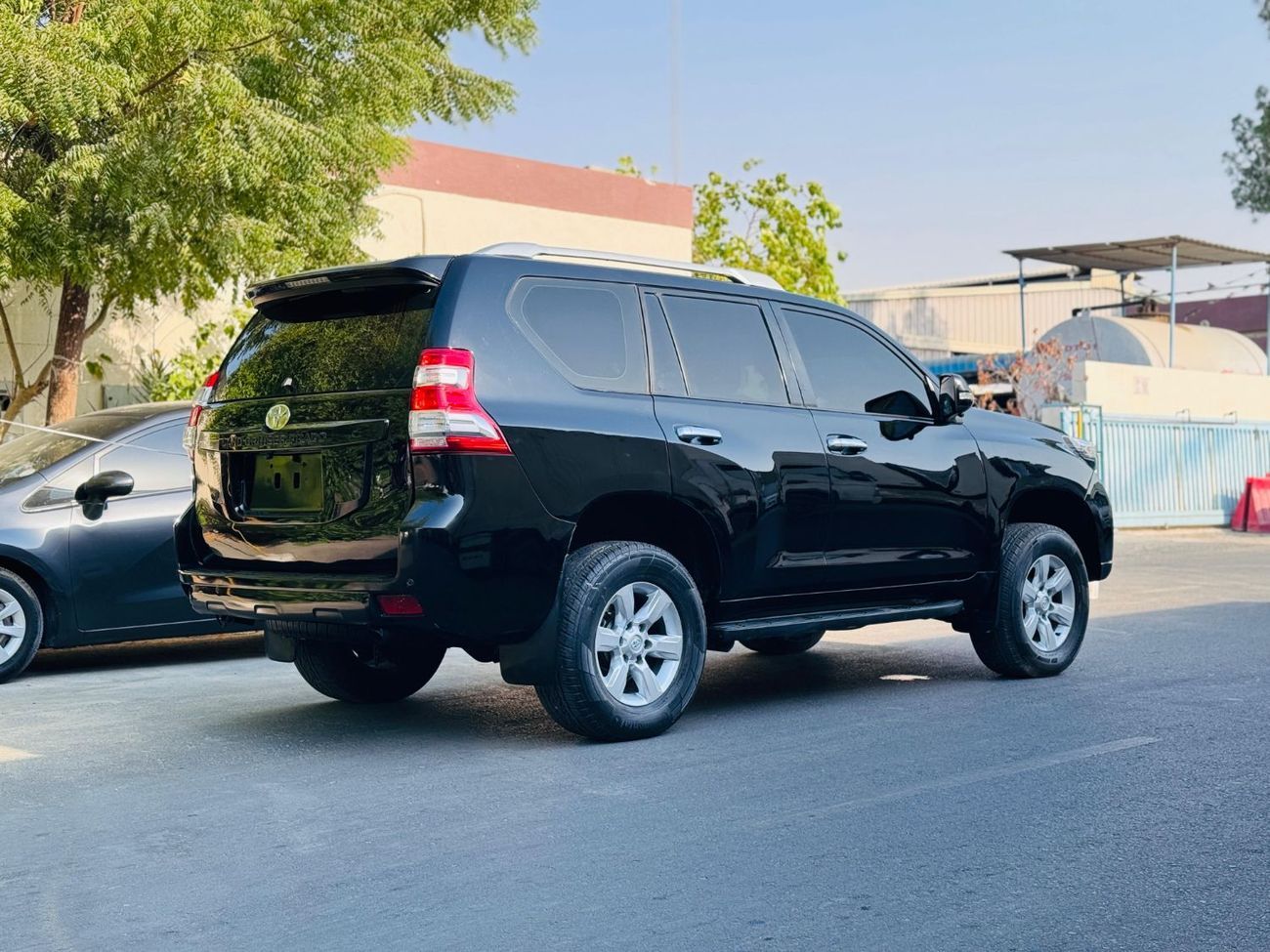 Toyota Prado GOOD CONDITION | 2.7L PETROL ENGINE | LEFT-HAND-DRIVE | LEATHER SEATS | AT | 360 VIEW CAMERA