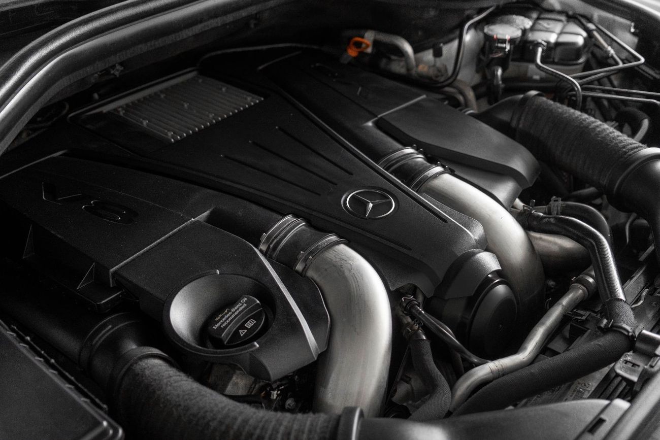 Mercedes-Benz GLS 500 Std 2016 Mercedes Benz GLS500 4MATIC / Full-Service History / Extended Warranty and Service Plan