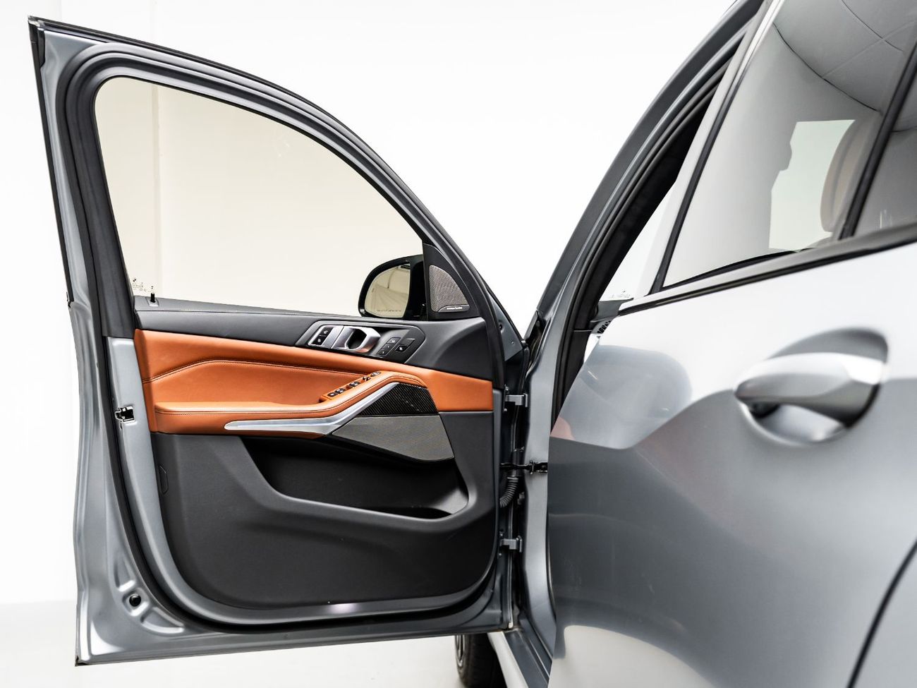 BMW X5 M50i 4.4L 2024 BMW X5 M60i, 2027 BMW Warranty + 2034 BMW Service Contract, Low KMs, GCC