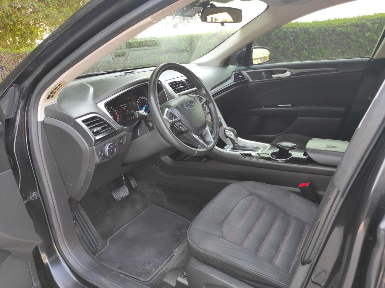 فورد فيوجن SE 2.0L Ford Fusion 2015 gcc V4 full opstions