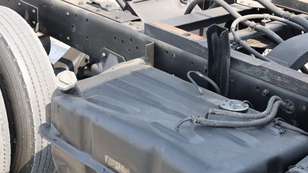 ميتسوبيشي كانتر فان 