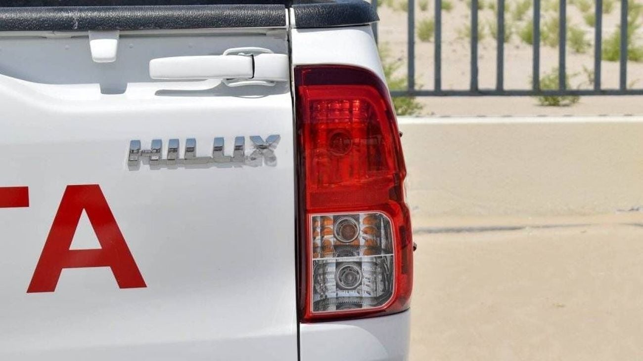 Toyota Hilux HILUX 2.7L AT PETROL 2024 MED OPTION