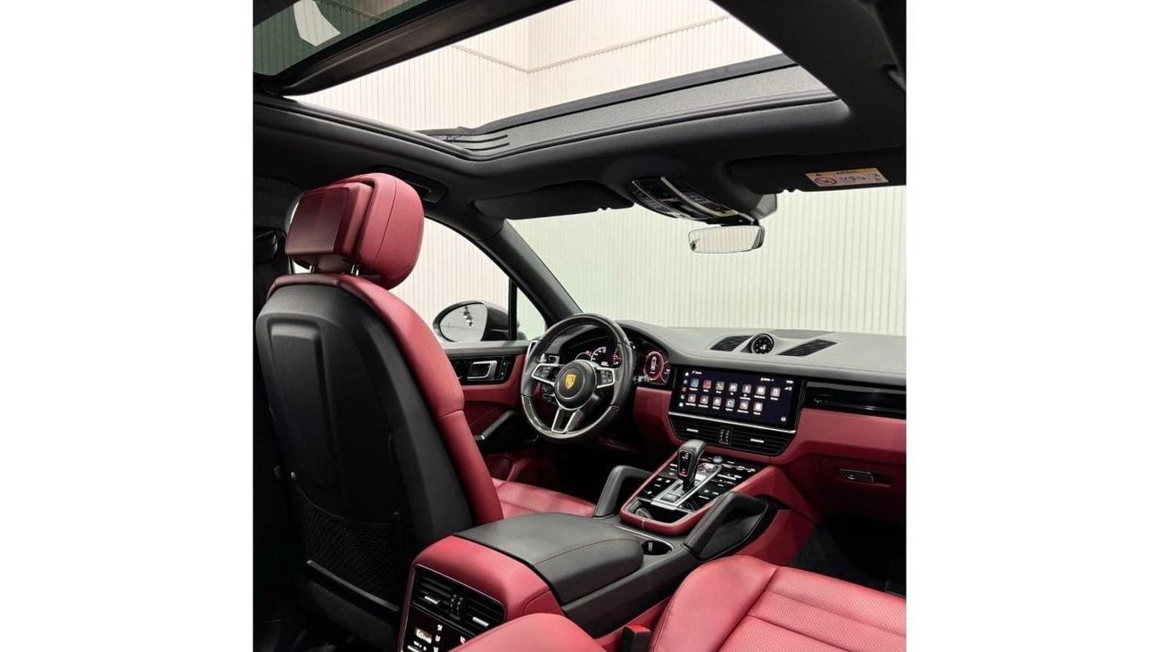 Porsche Cayenne 2022 Porsche Cayenne, Jan 2025 Porsche Warranty+ Jan2028 Service Contract, Full Service History, GCC
