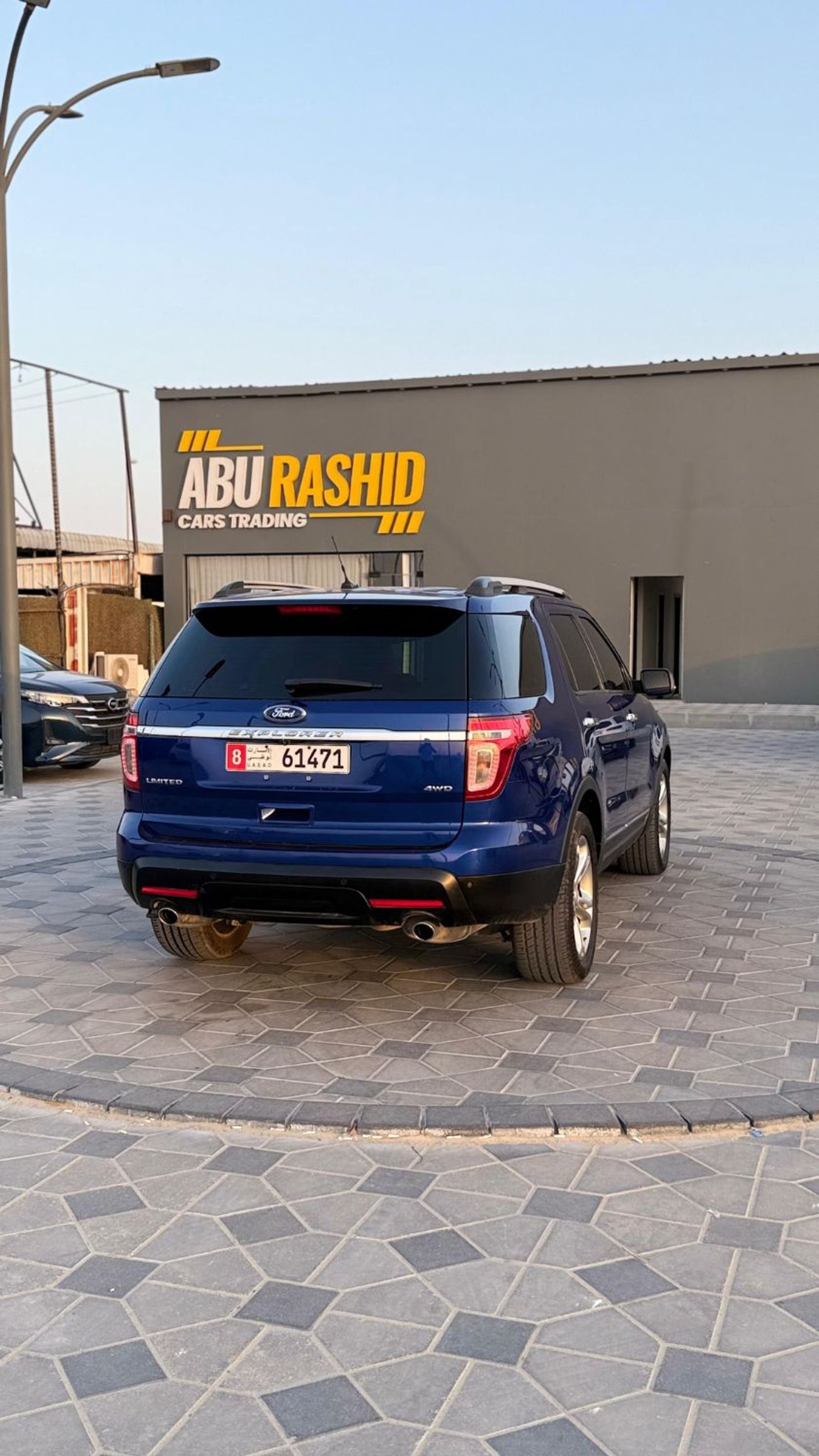 Ford Explorer Sport Trac فورد اكسبلورر LIMITED موديل : 2013 المطلوب 20,000 درهم  مواصفات خليجيه  ، 6 سلندر ، 7 مقاعد ، شاشة  