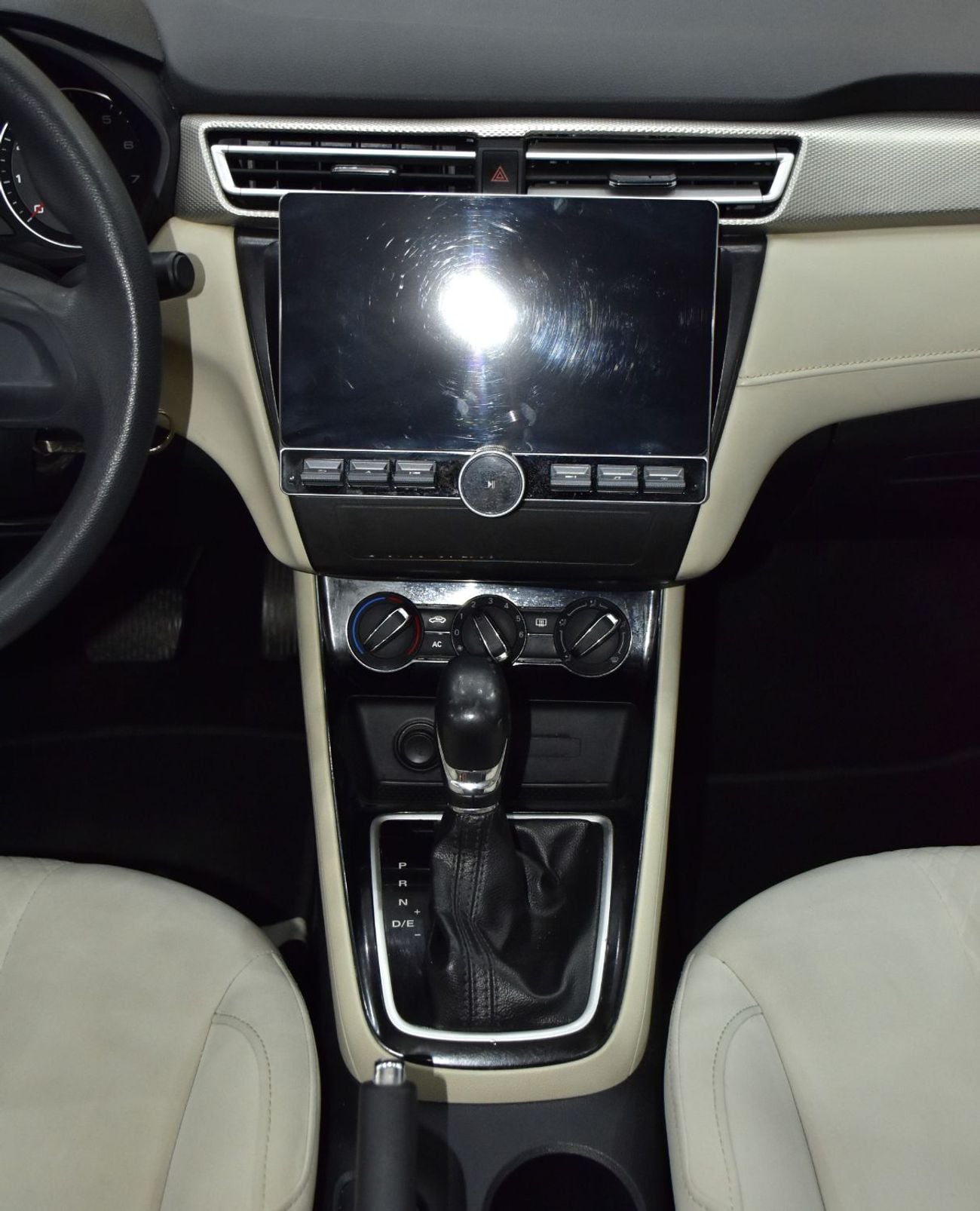 MG 5 EXCELLENT DEAL for our MG 5 ( 2022 Model ) in Silver Color GCC Specs