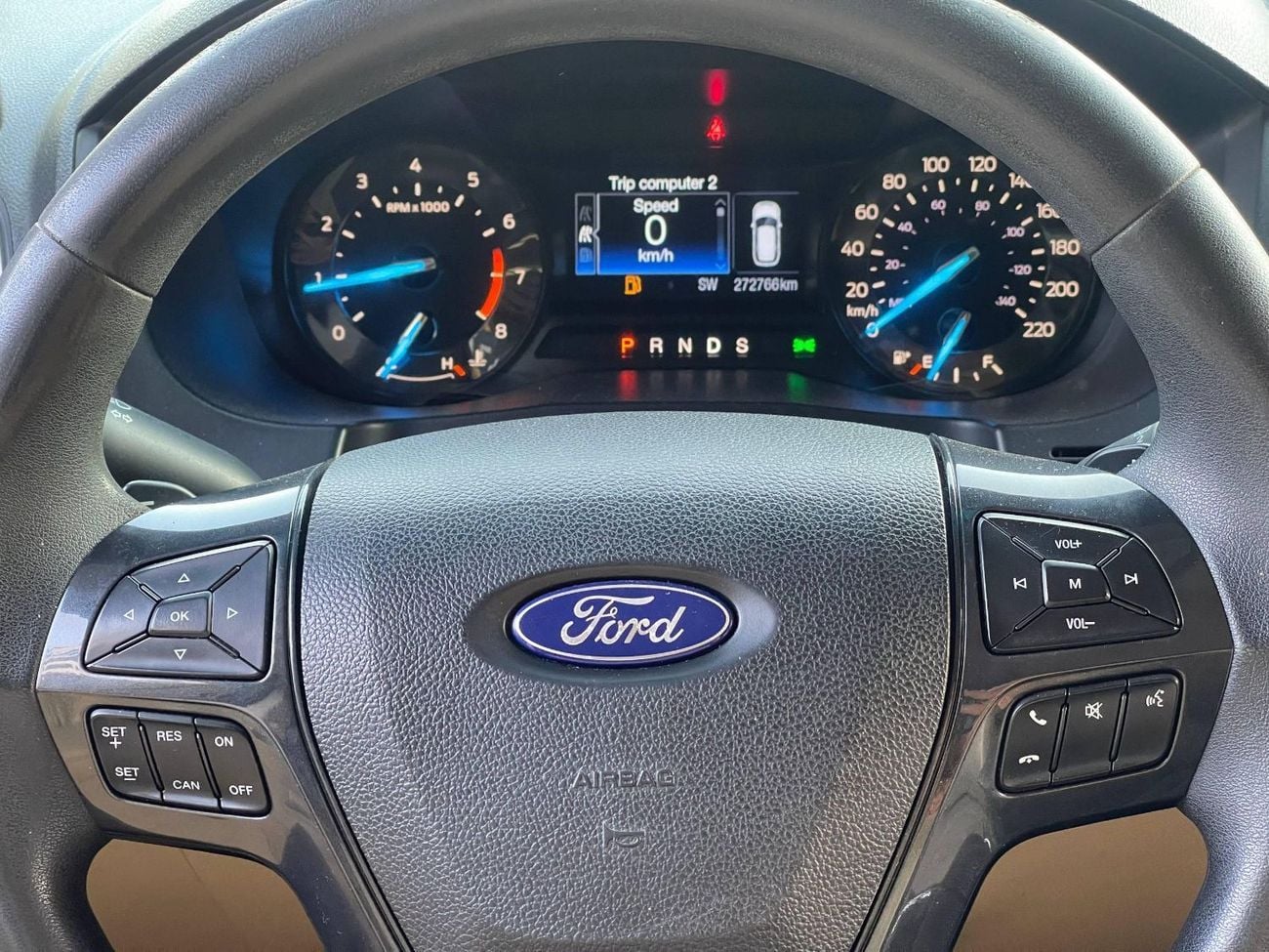 Ford Explorer BASE GCC / 4x4 / 7 SEATERS / DRIVE MODES / LEATHER / RIMS / SUPER CLEAN