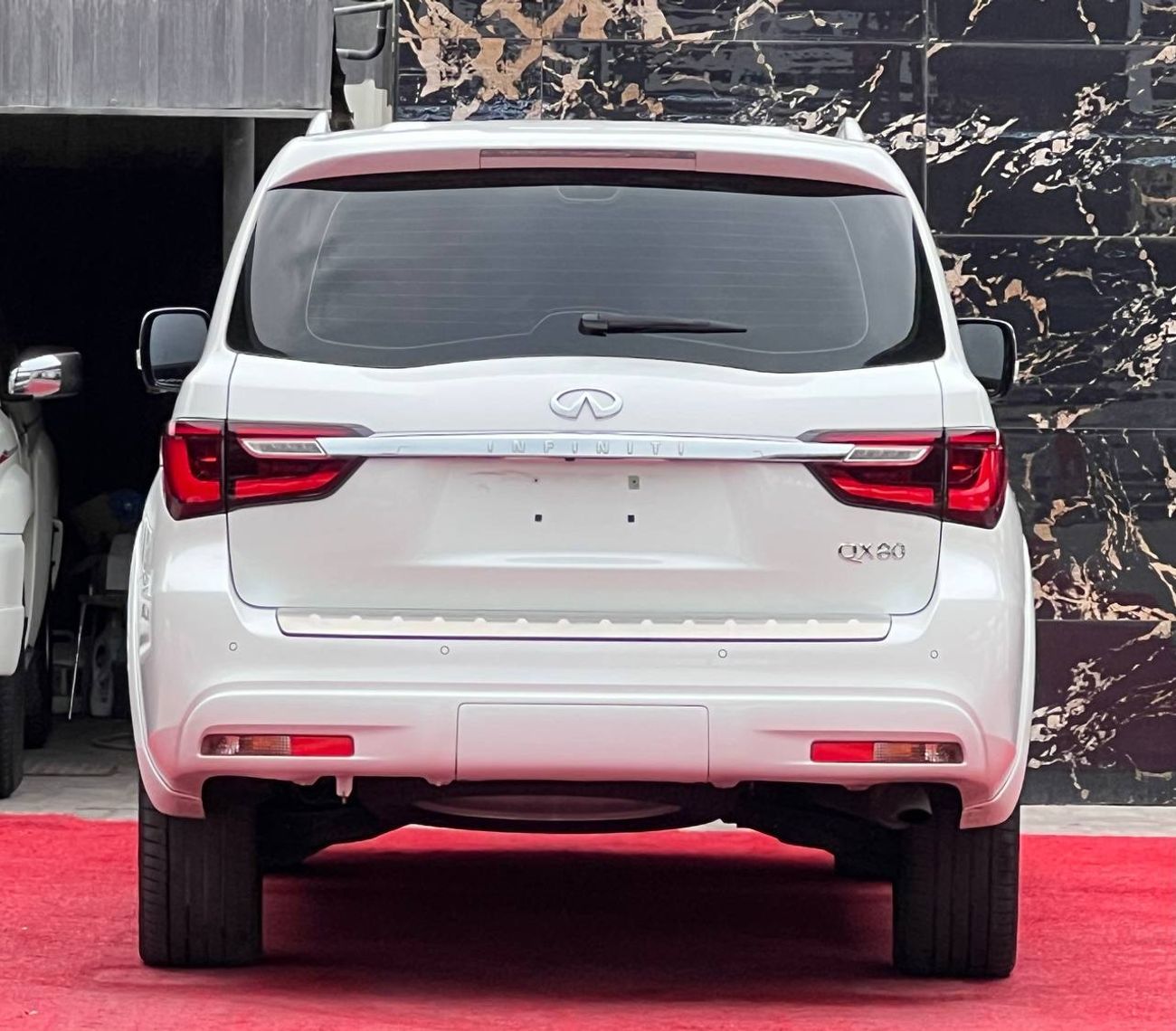 إنفينيتي QX80