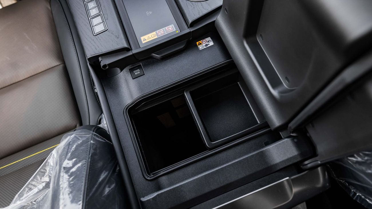 Lexus LX 600 2025 Lexus LX600 Overtrail 3.5L AT Petrol (Beige-Black) No MarkLevinson