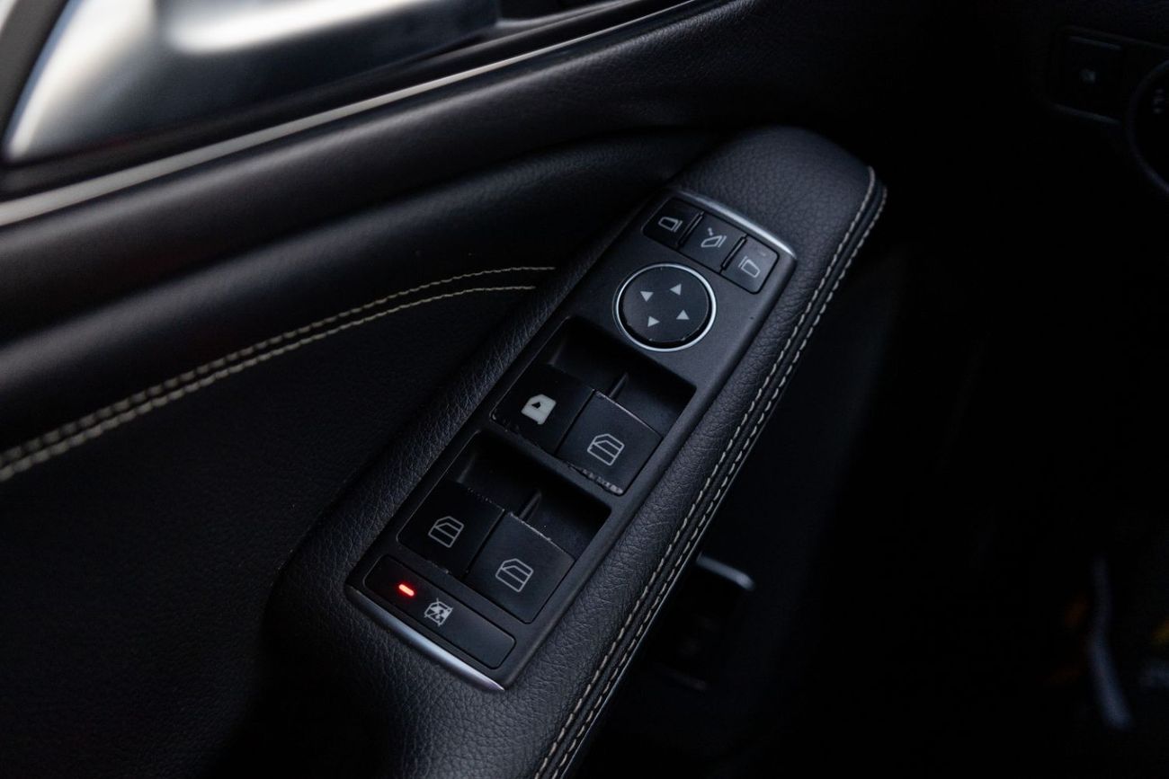 Mercedes-Benz CLA 200 Std 2.0L Mercedes-Benz CLA200 2019 GCC under Warranty with Flexible Down-Payment.