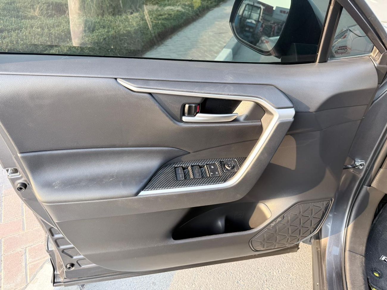 Toyota RAV4 XLE 2023