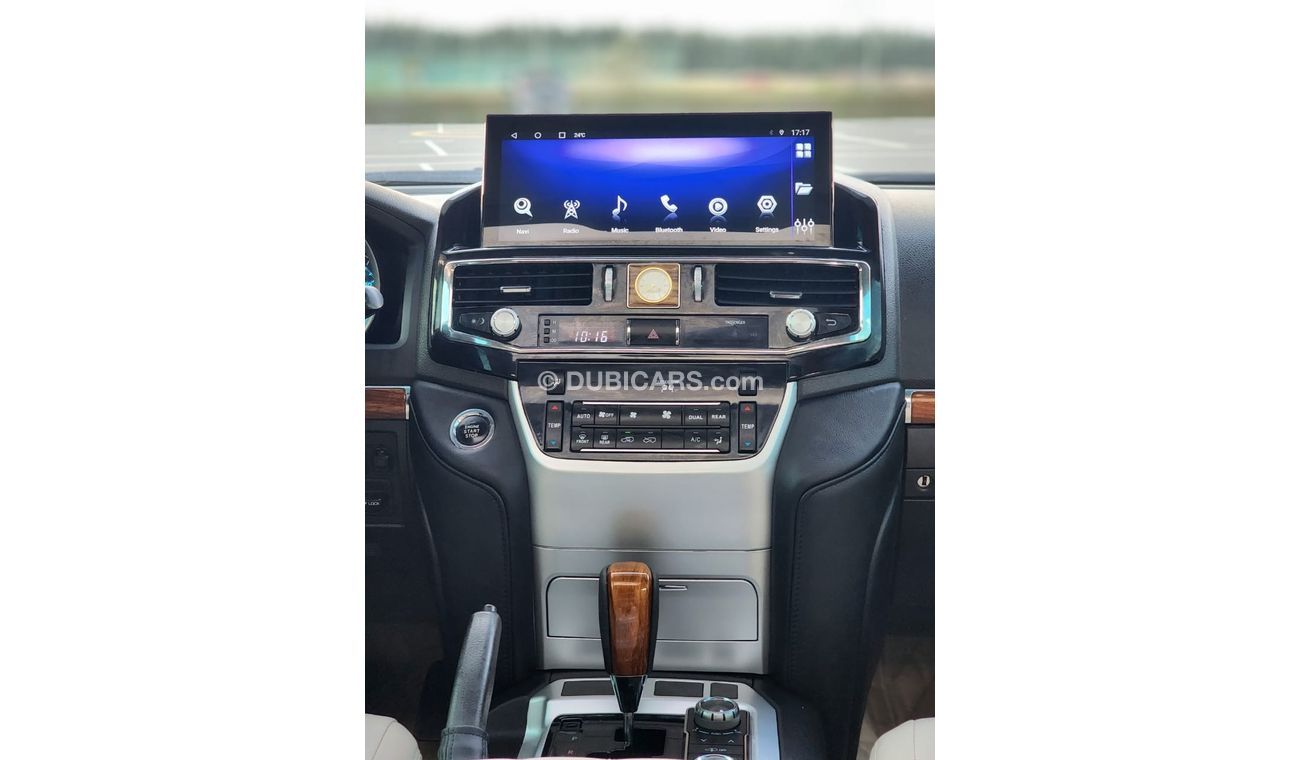 تويوتا لاند كروزر Facelifted