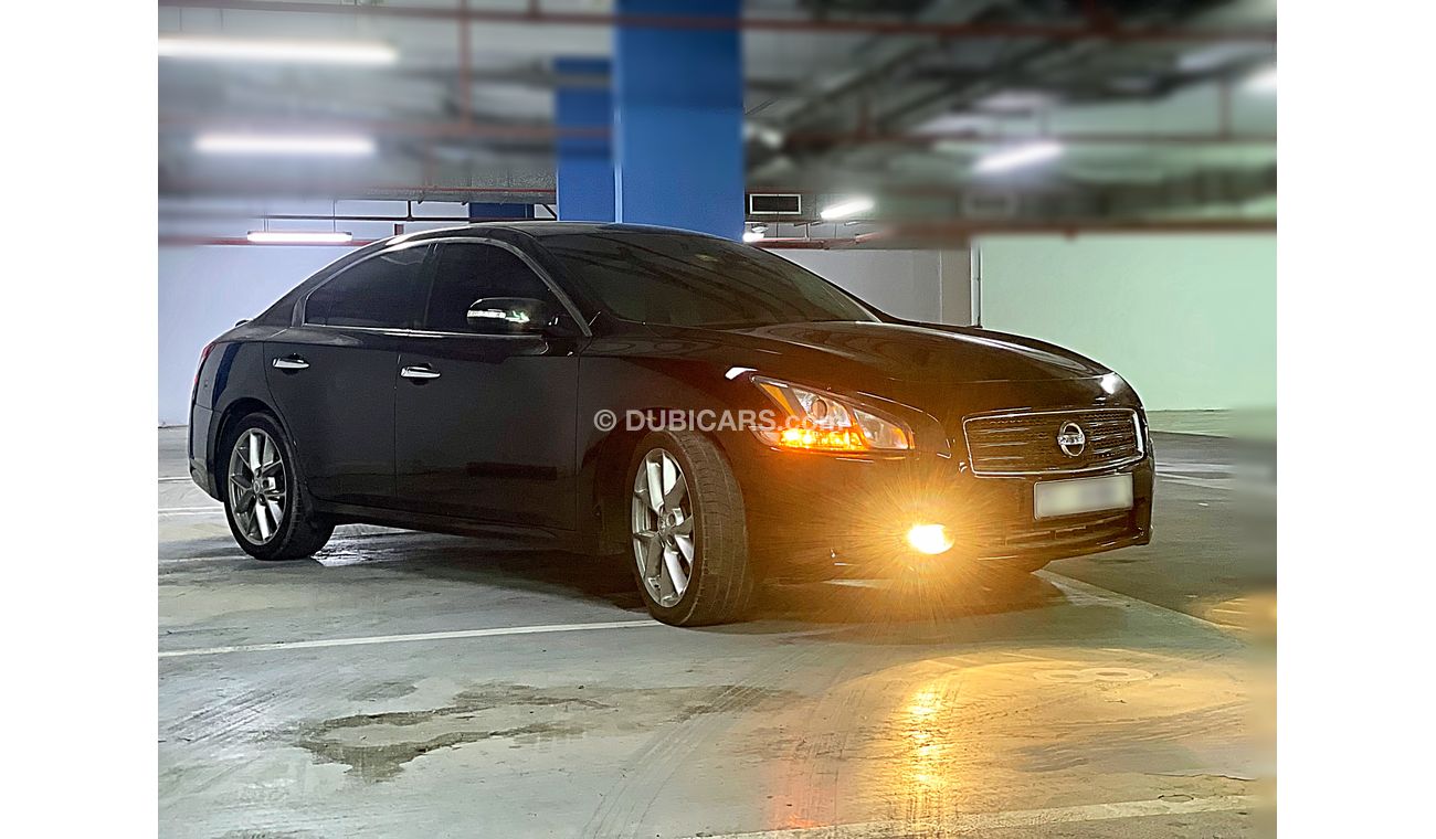 Nissan Maxima Sport