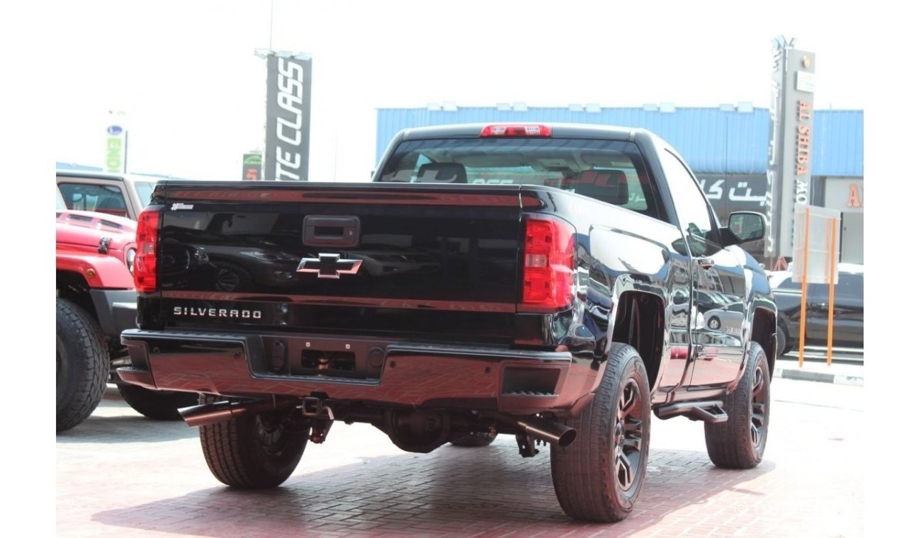 Chevrolet Silverado LT BLACK EDITION 5.3 LIFTED 2018 GCC SINGLE OWNER IN MINT CONDITION